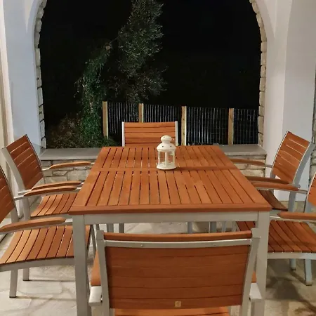 Kerasia شقة زاغورا
